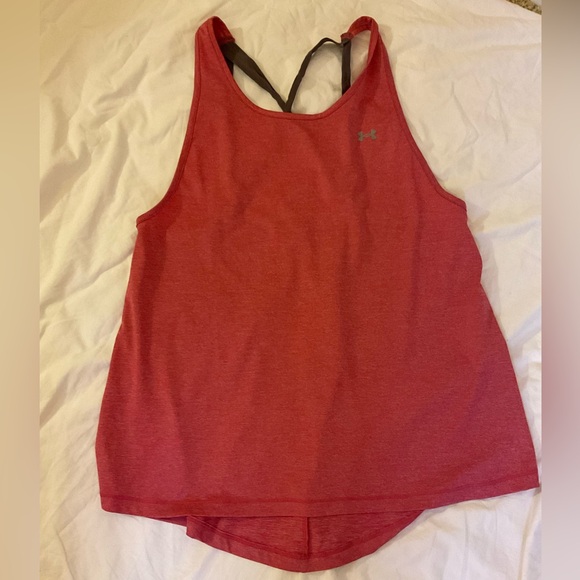 3 Under Armour activewear tank tops - Picture 3 of 8